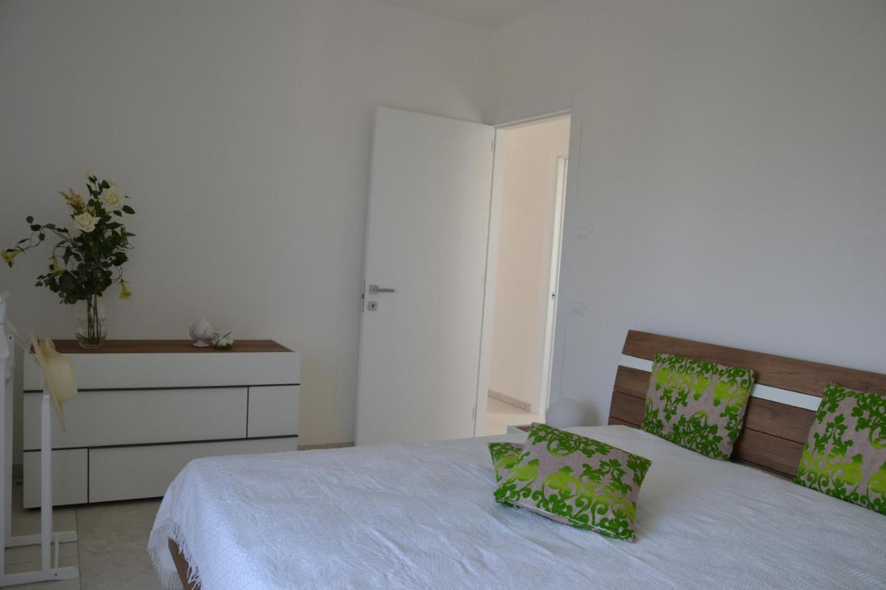 Aurora Apartment - Villaggio Di Mary โลโกโรตอนโด ภายนอก รูปภาพ